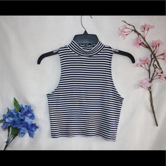 🎈2/$15🎈Divided Women’s High Neck Sleeveless Top - Picture 4 of 6